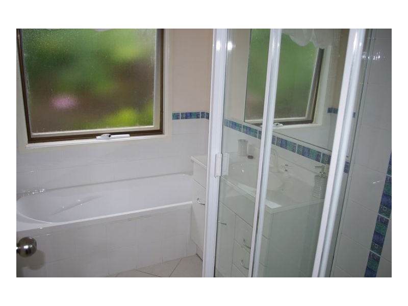 1/6 Rushby Dr, Old Bar NSW 2430