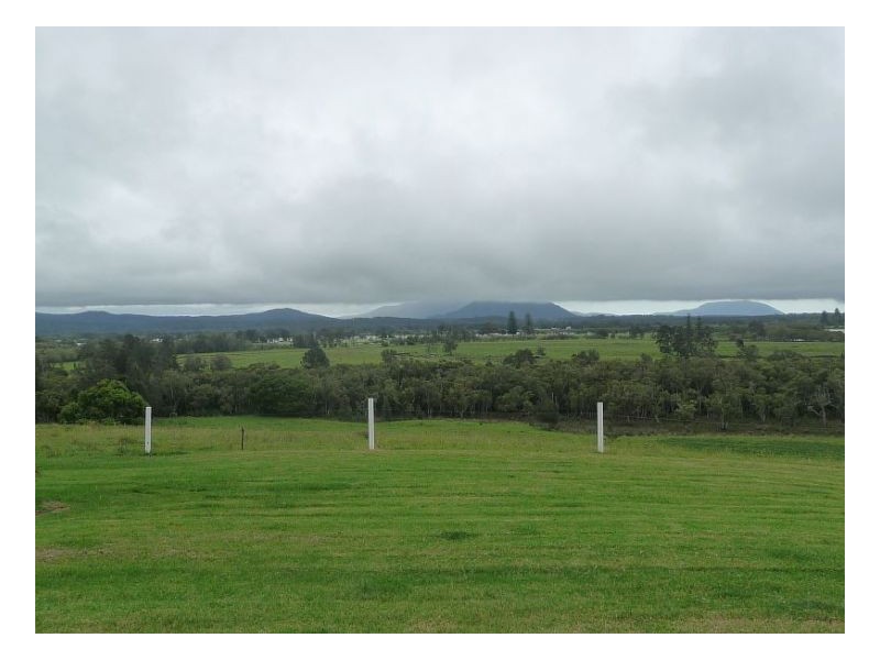 106 Beal Avenue, Mitchells Island NSW 2430