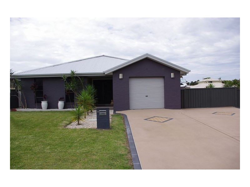 38 Ivy Crescent, Old Bar NSW 2430