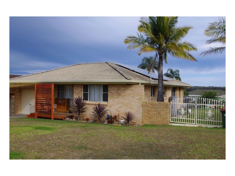 8 Laurina Close, Old Bar NSW 2430