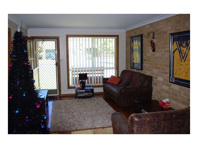 8 Laurina Close, Old Bar NSW 2430
