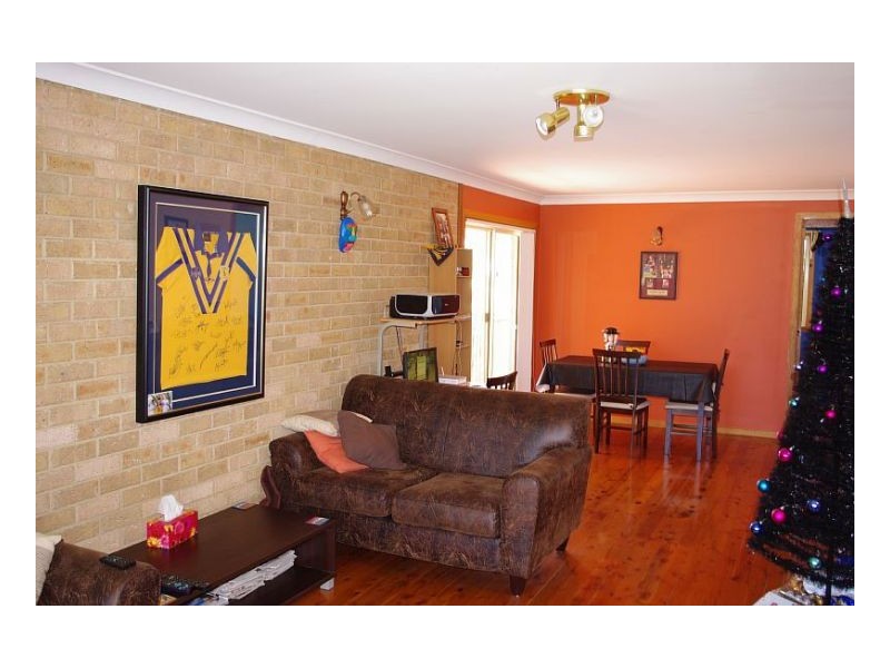 8 Laurina Close, Old Bar NSW 2430