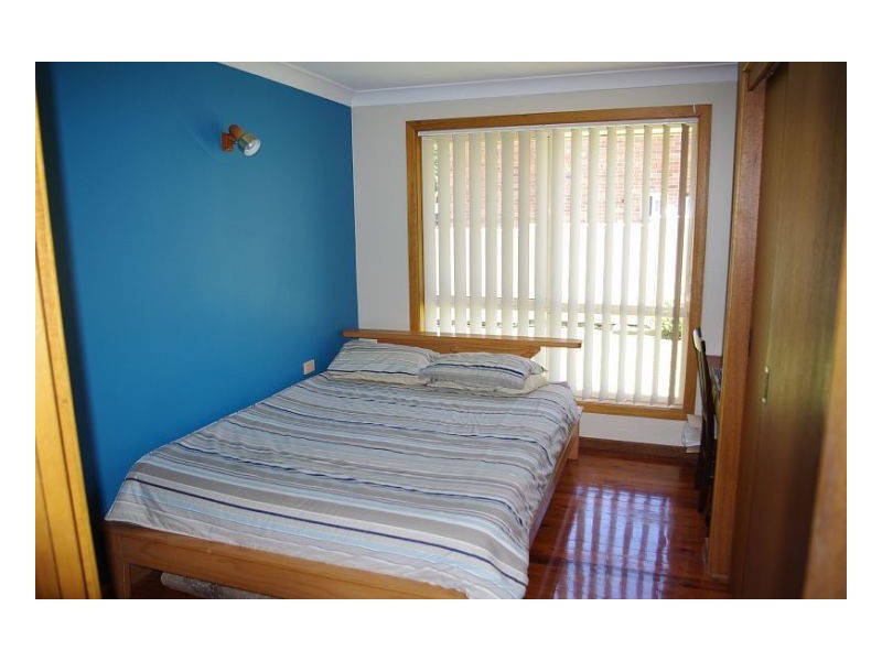 8 Laurina Close, Old Bar NSW 2430
