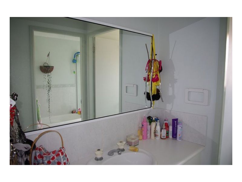 2/8 Kestrel Avenue, Old Bar NSW 2430