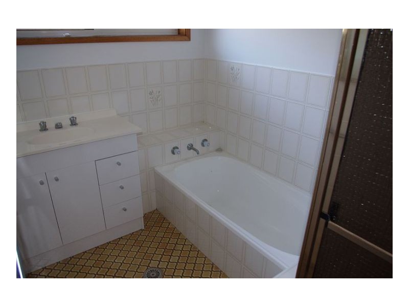 4 Tern Close, Old Bar NSW 2430