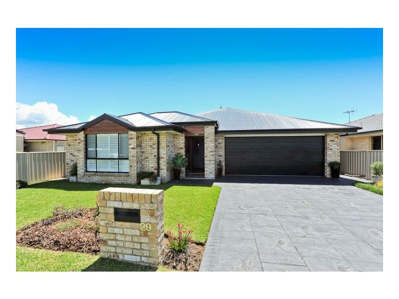 29 Bluehaven Drive, Old Bar NSW 2430