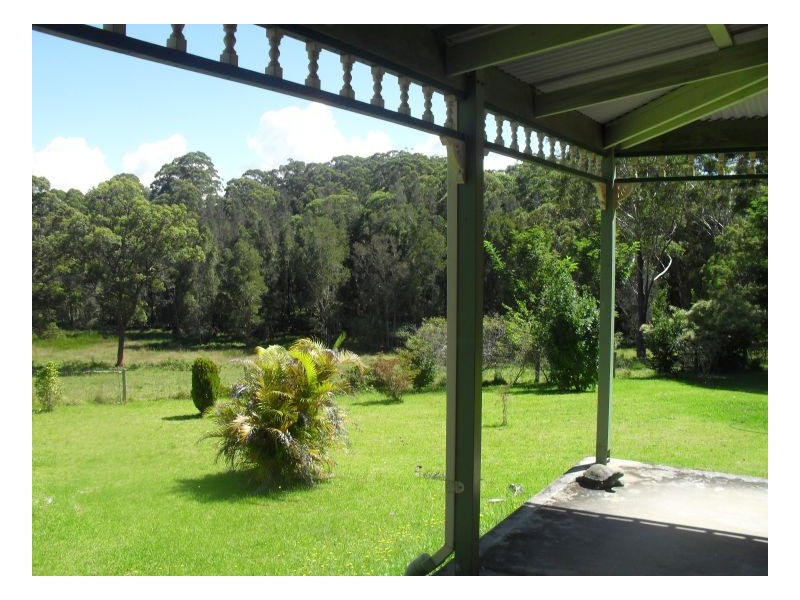 6 Rainforest Drive, Mitchells Island NSW 2430