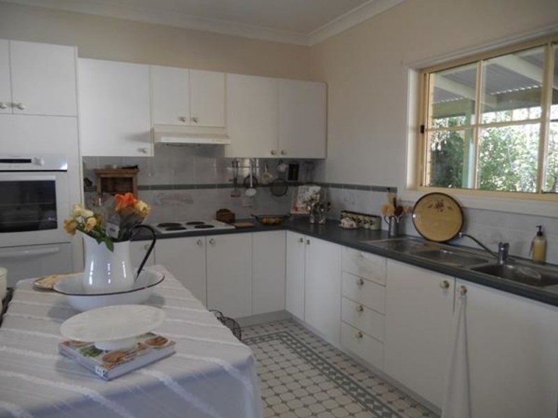 6 Rainforest Drive, Mitchells Island NSW 2430