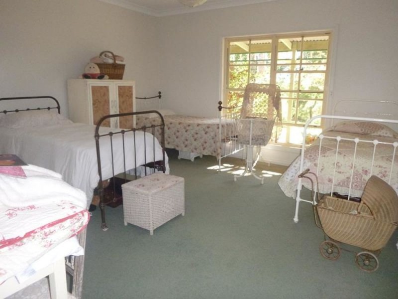 6 Rainforest Drive, Mitchells Island NSW 2430