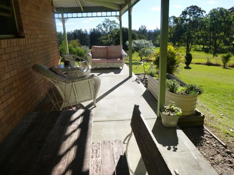 6 Rainforest Drive, Mitchells Island NSW 2430