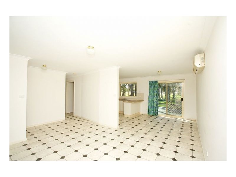 1 & 2, 59  Old Bar Road, Old Bar NSW 2430