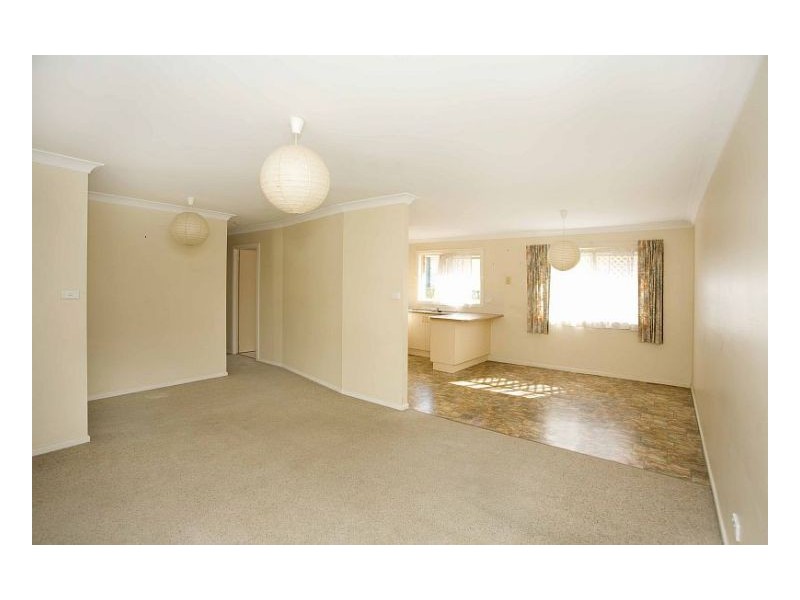 1 & 2, 59  Old Bar Road, Old Bar NSW 2430