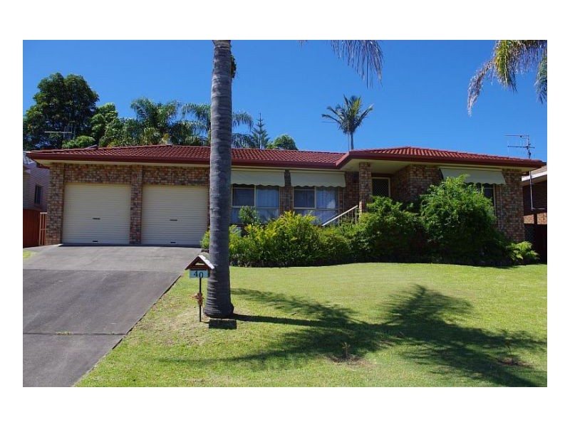 40  Molong Road, Old Bar NSW 2430