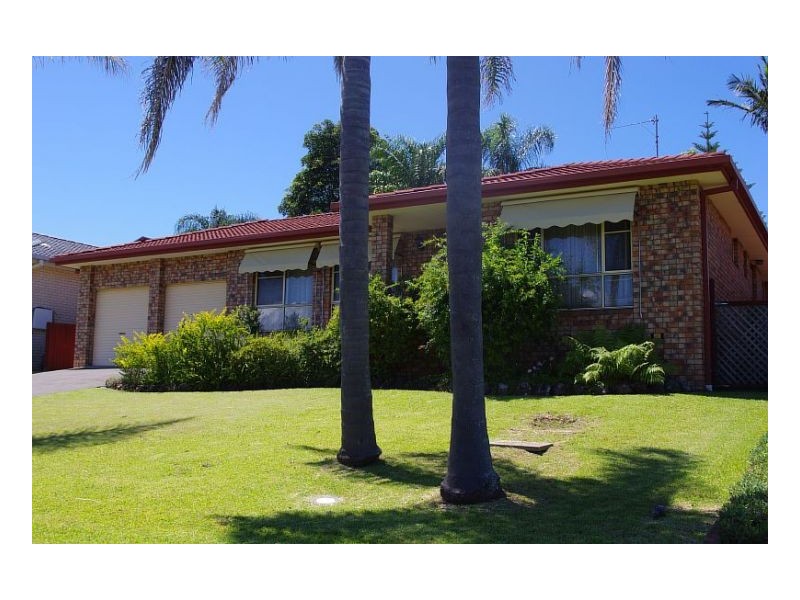 40  Molong Road, Old Bar NSW 2430