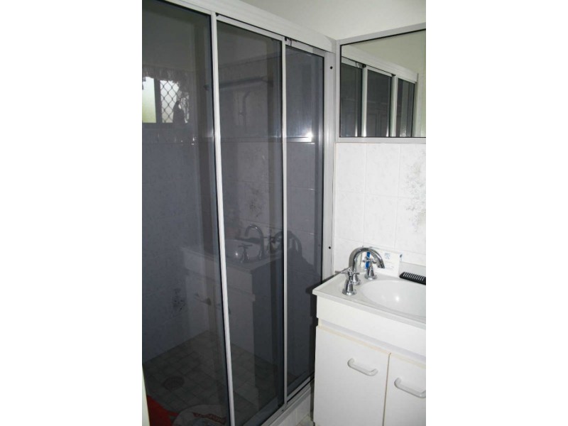 8 Pryor Crescent, Old Bar NSW 2430