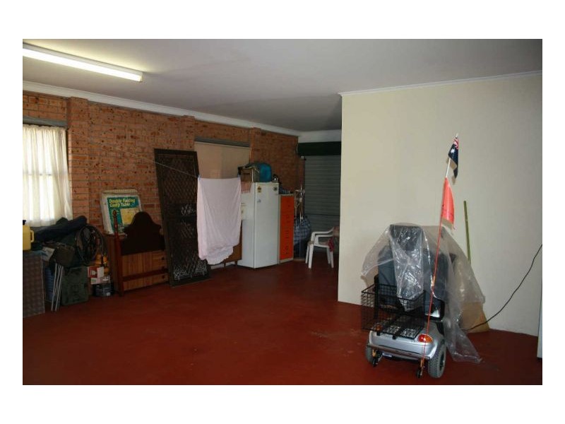 8 Pryor Crescent, Old Bar NSW 2430