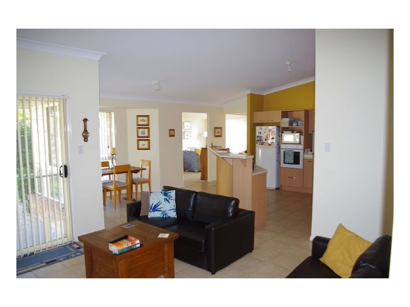 1/16 Rosier Place, Old Bar NSW 2430