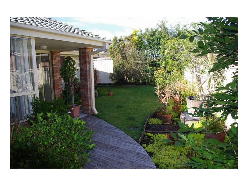 1/16 Rosier Place, Old Bar NSW 2430
