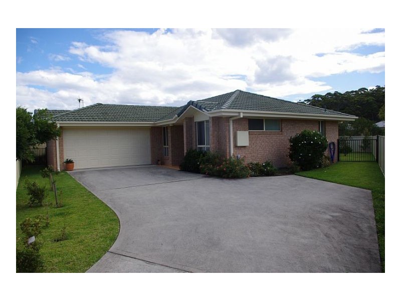 2/16 Rosier Place, Old Bar NSW 2430