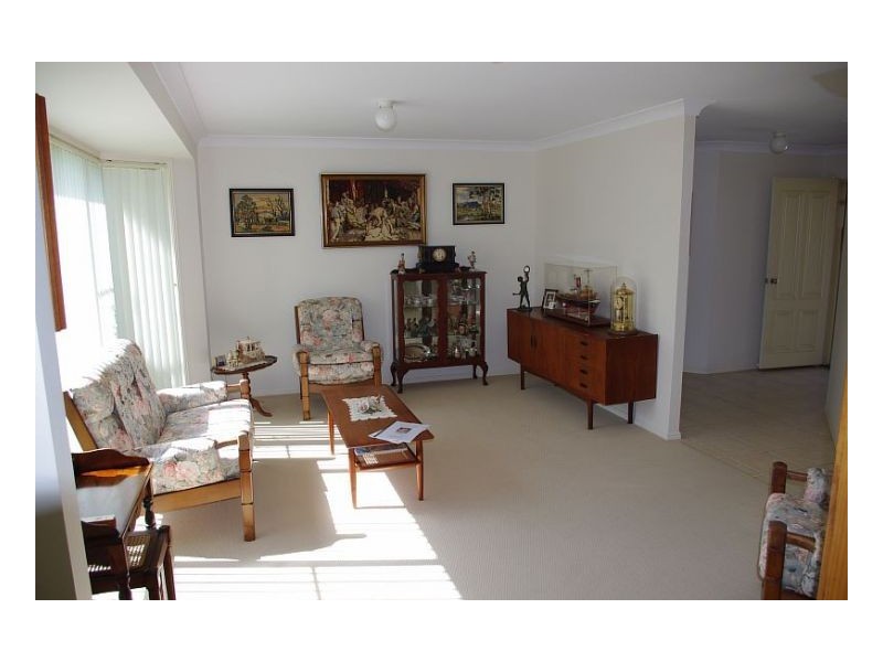 2/16 Rosier Place, Old Bar NSW 2430