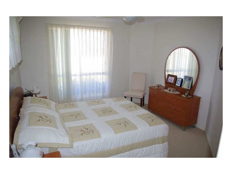 2/16 Rosier Place, Old Bar NSW 2430