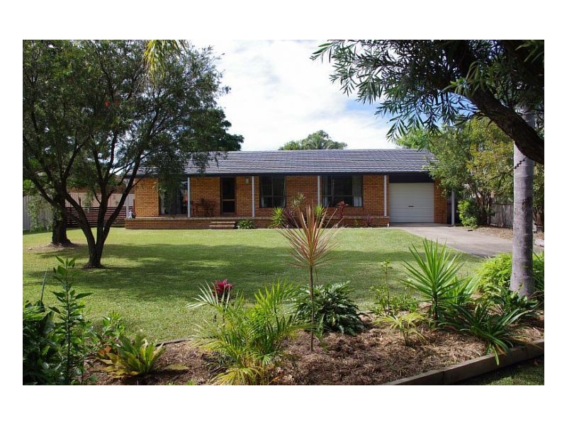 4 Molong Road, Old Bar NSW 2430