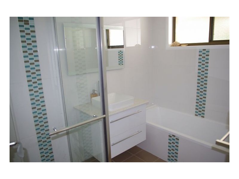 4 Molong Road, Old Bar NSW 2430