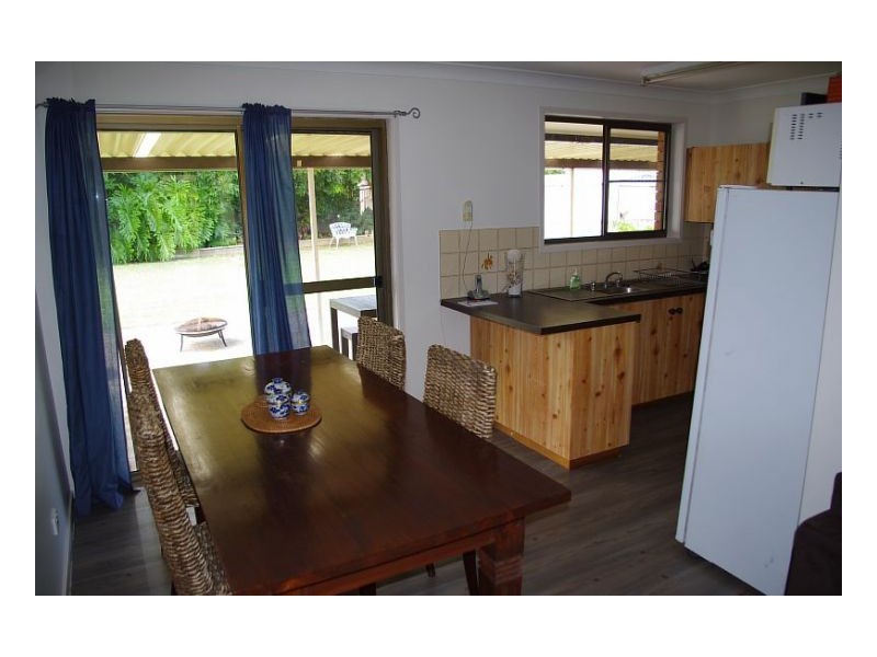 4 Molong Road, Old Bar NSW 2430