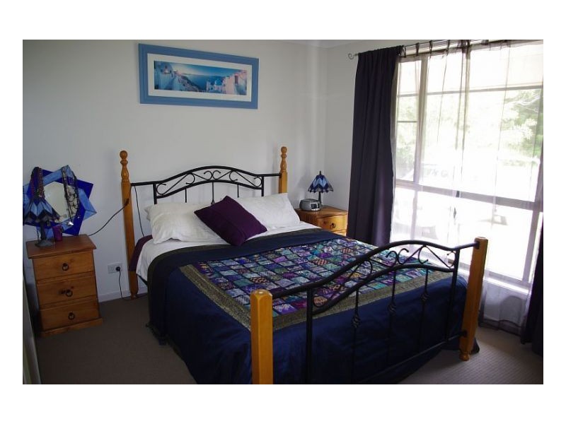 4 Molong Road, Old Bar NSW 2430