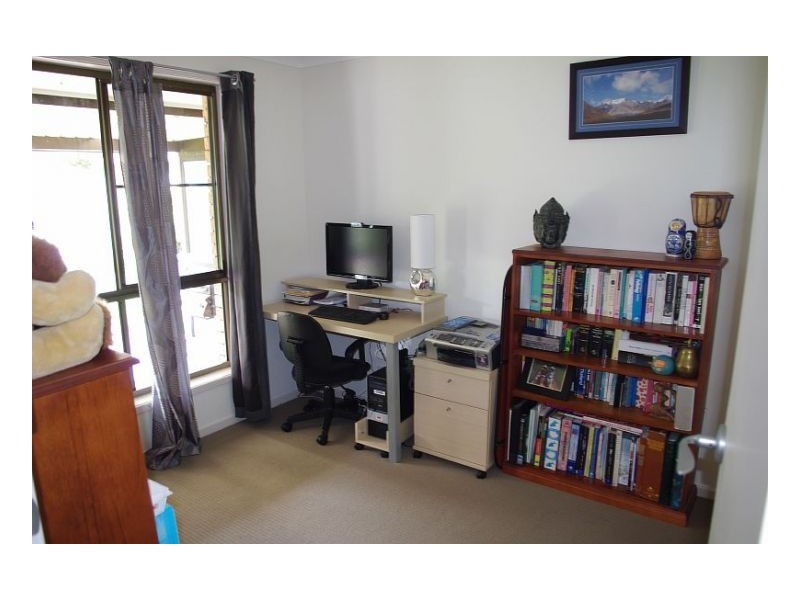 4 Molong Road, Old Bar NSW 2430