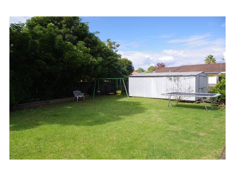 4 Molong Road, Old Bar NSW 2430
