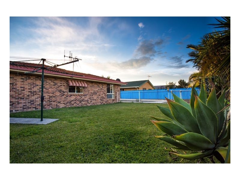 43 Wyden Street, Old Bar NSW 2430