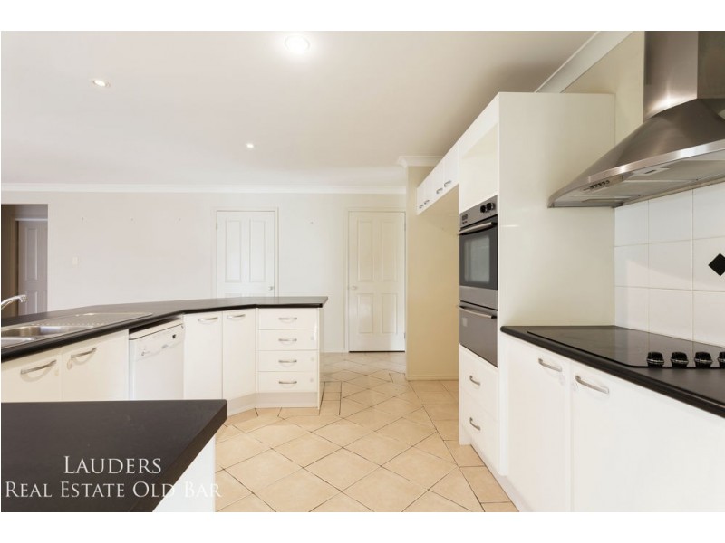 25 Shantull Drive, Wallabi Point NSW 2430