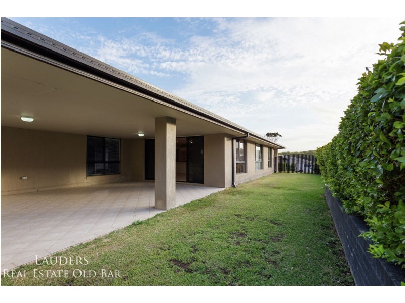 25 Shantull Drive, Wallabi Point NSW 2430