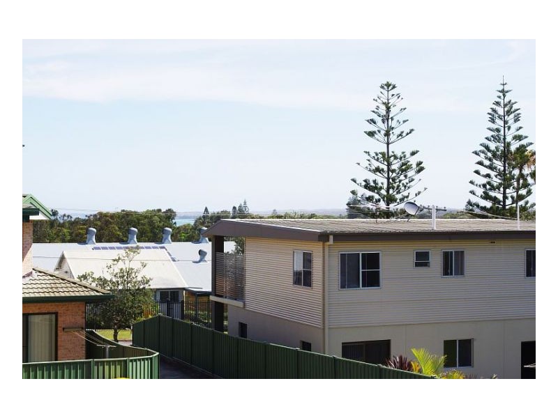 16 Kolang Street, Old Bar NSW 2430