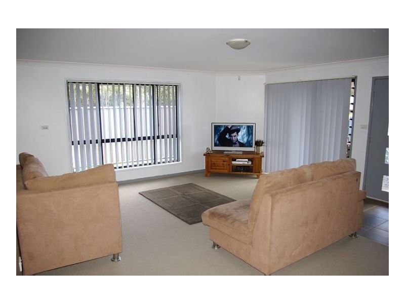 2 Greenbank Way, Old Bar NSW 2430