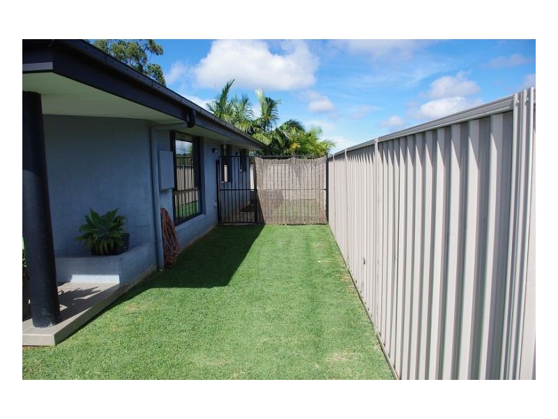 2 Greenbank Way, Old Bar NSW 2430