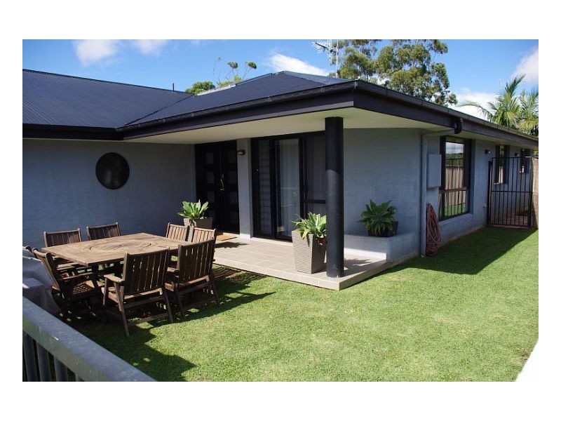 2 Greenbank Way, Old Bar NSW 2430