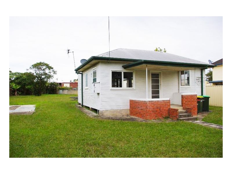16 Bryan Street, Old Bar NSW 2430