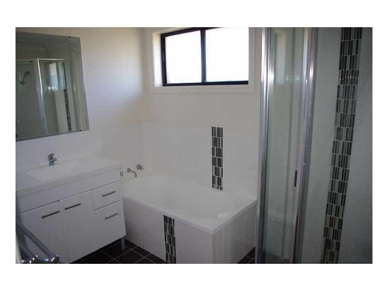 1/11 Yellowfin Avenue, Old Bar NSW 2430