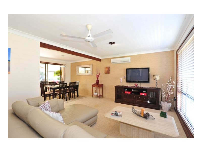 53 Clerke Street, Old Bar NSW 2430