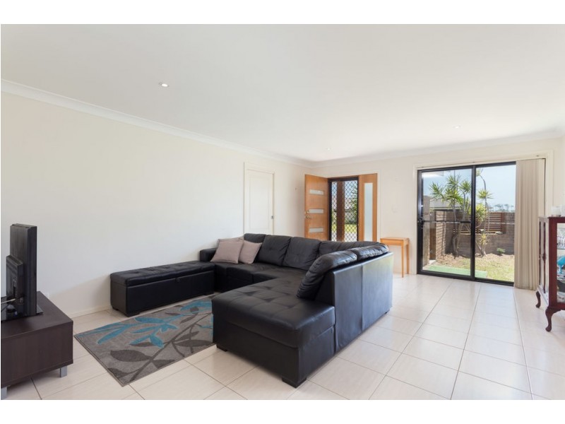 1/11 Yellowfin Ave, Old Bar NSW 2430