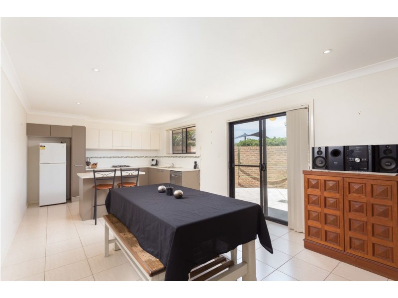 1/11 Yellowfin Ave, Old Bar NSW 2430