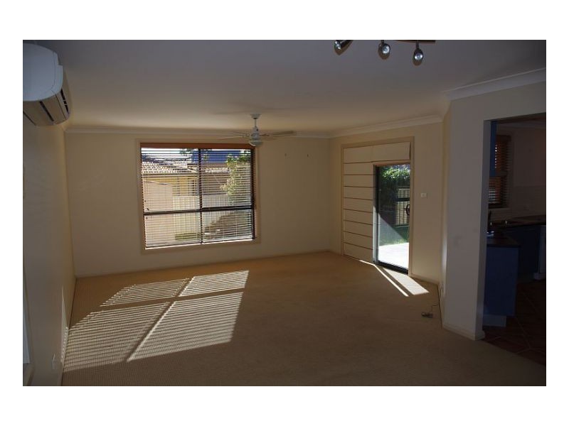 11 Albatross Way, Old Bar NSW 2430