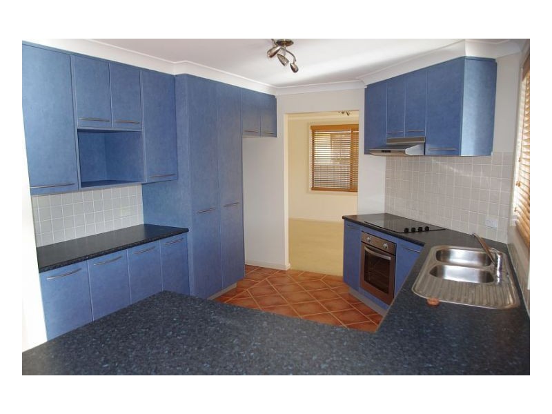 11 Albatross Way, Old Bar NSW 2430