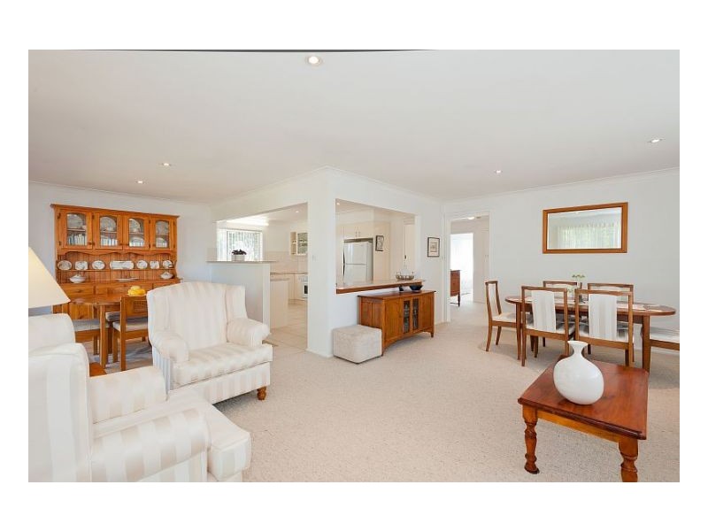 24 George St, Old Bar NSW 2430