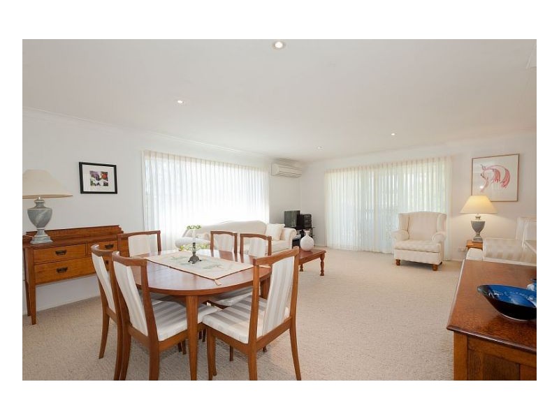 24 George St, Old Bar NSW 2430