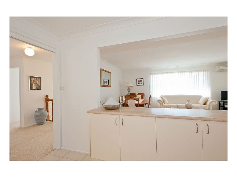 24 George St, Old Bar NSW 2430