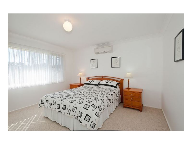 24 George St, Old Bar NSW 2430