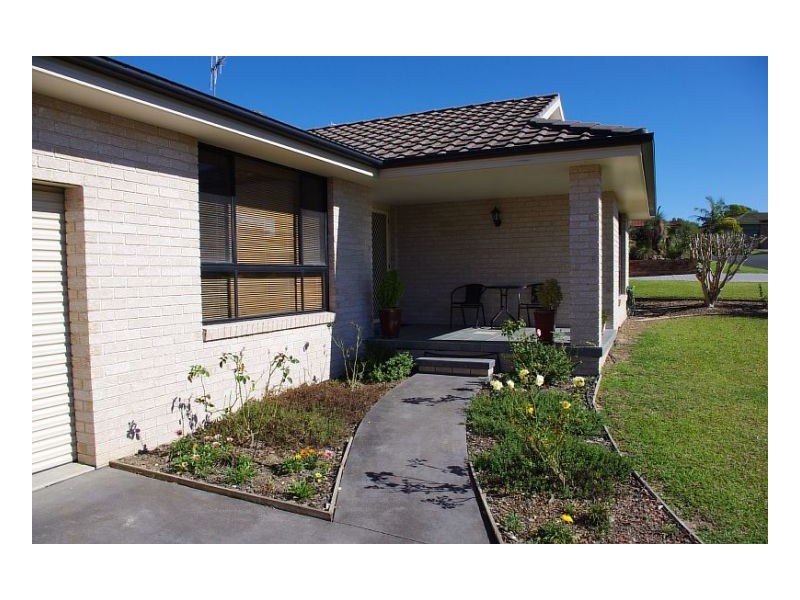 3 Snoewood Street, Old Bar NSW 2430